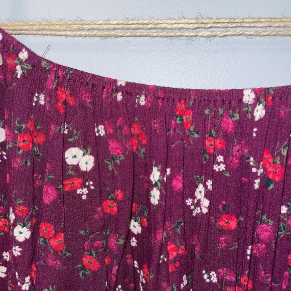 Floral Off-the-Shoulder Top - Picture 3 of 3